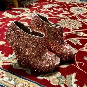 Rose Gold Sequined wedges / side zipper / lightly worn